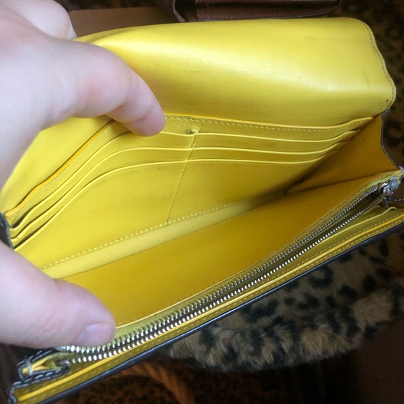 Authentic Celine snap wallet - Picture 9 of 12